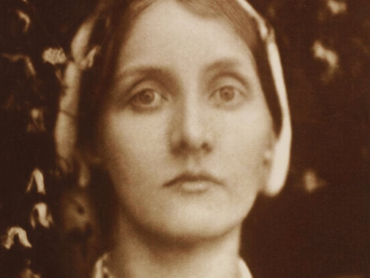 پوشاندنِ خنجر یا نمایاندنِ حزنِ&nbsp;درون؟